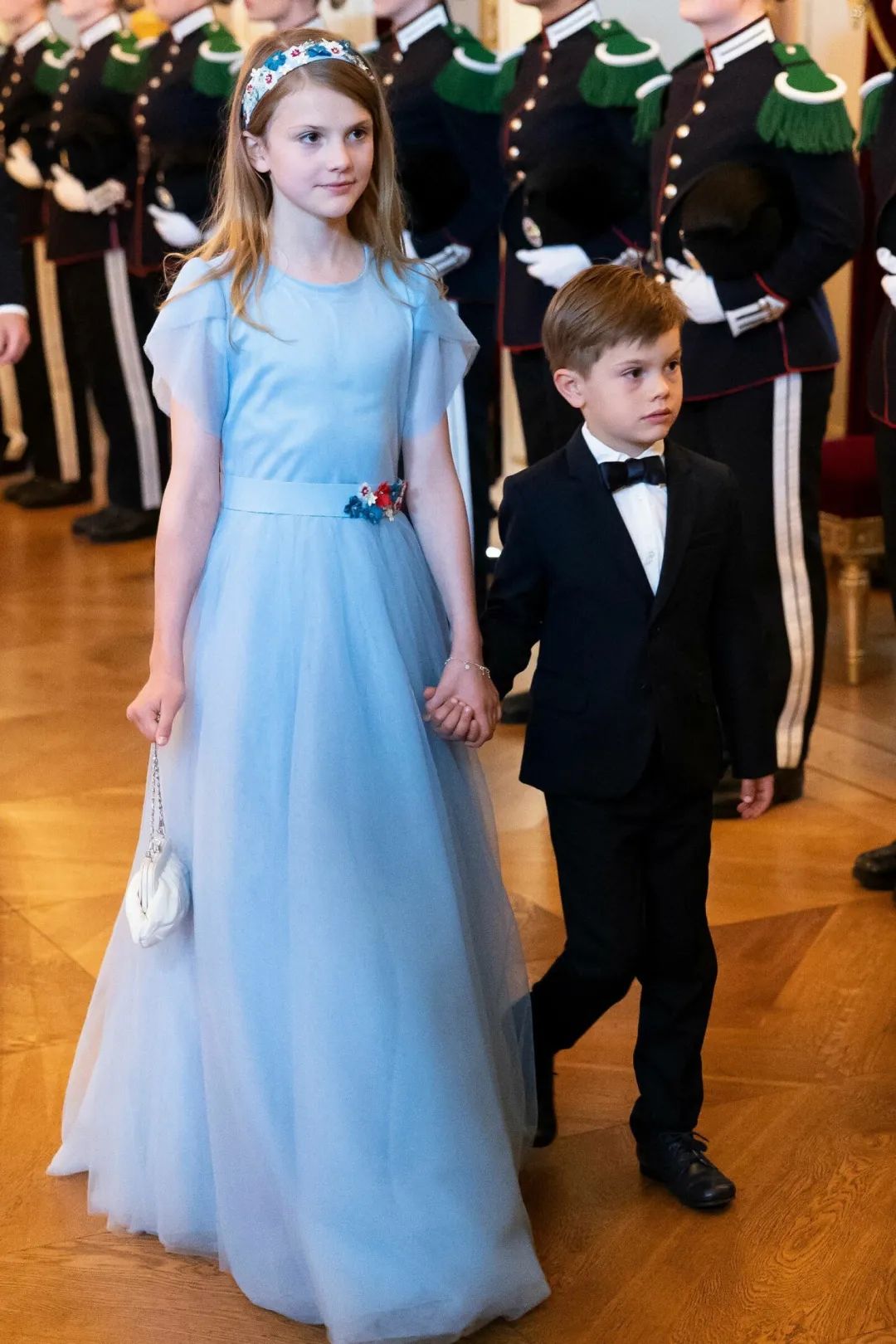 挪威公主18岁生日珠宝大pk却被神棍驸马抢镜欧洲最穷王室伴侣太清奇