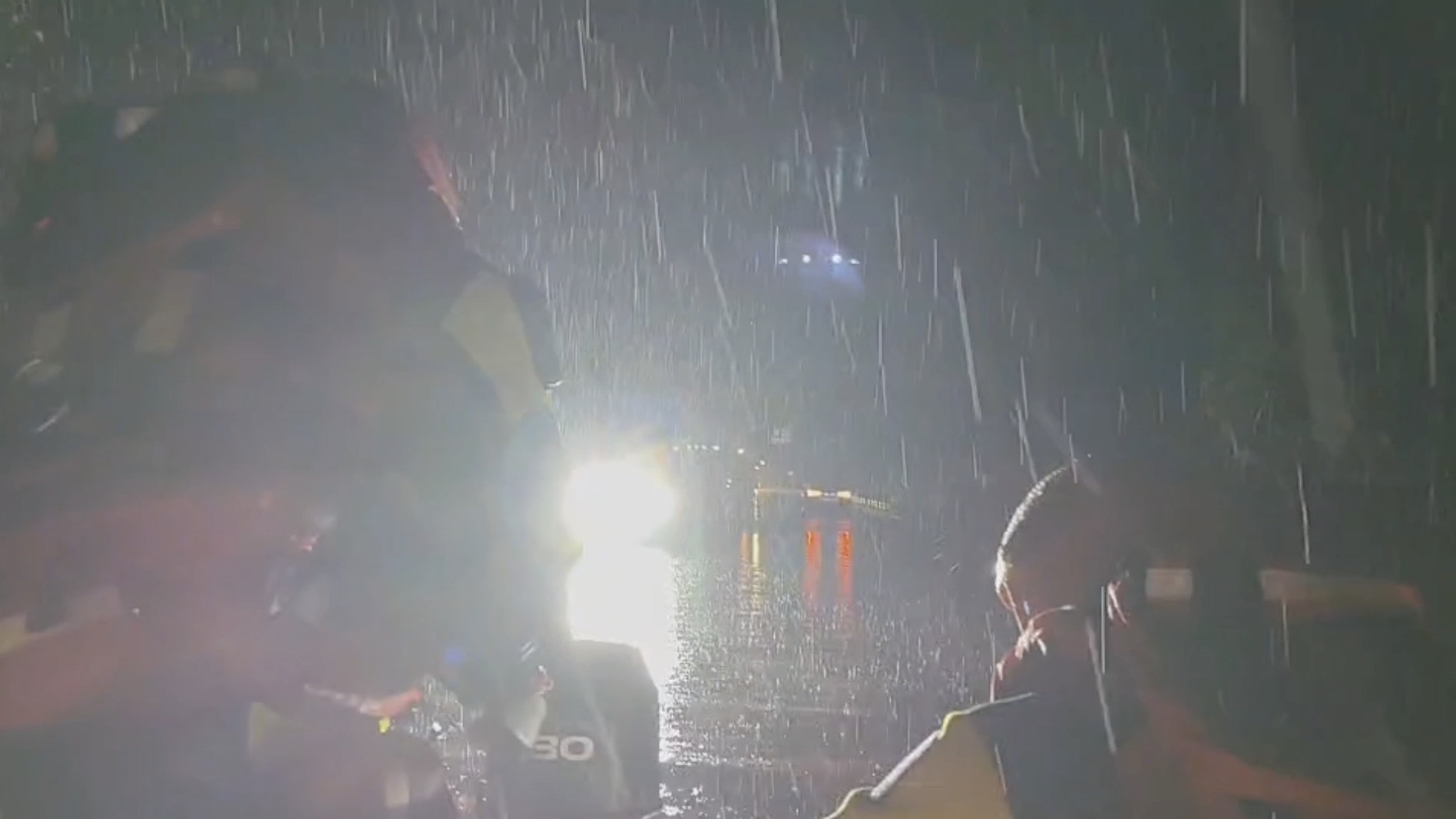 暴雨袭川：多地出现房屋被淹人员被困险情，消防部门紧急救援休闲区蓝鸢梦想 - Www.slyday.coM