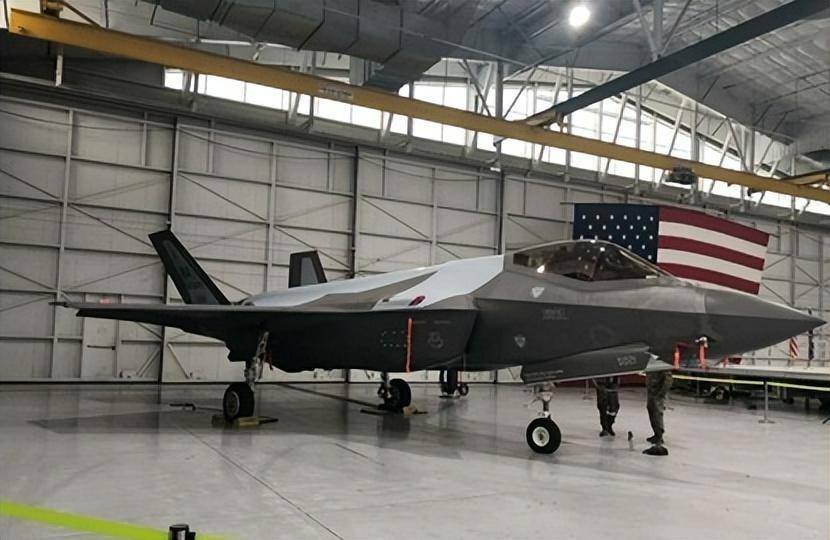 披露！美空军扮演歼休闲区蓝鸢梦想 - Www.slyday.coM