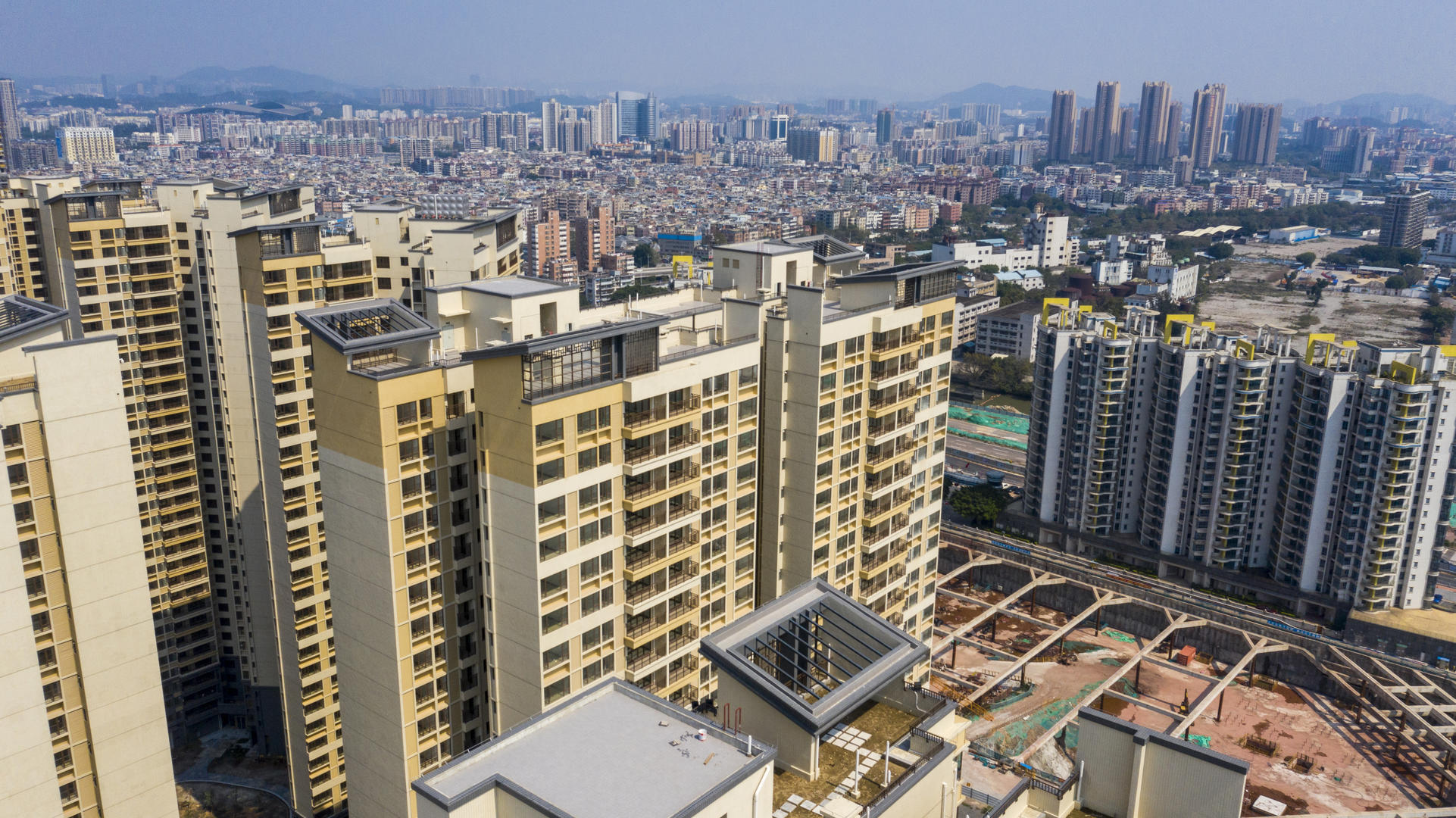 武汉放宽限购郑州房票安置房地产5月销售数据回暖一城一策正在见效吗