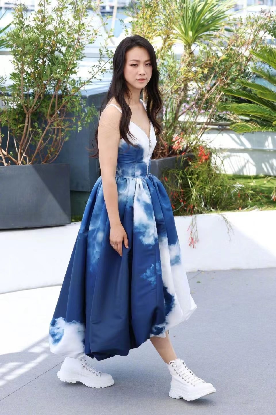 汤唯韩国造型团队太没水准,穿马丁靴上戛纳红毯,五大三粗失美感休闲区蓝鸢梦想 - Www.slyday.coM 汤唯韩国造型团队太没水准,穿马丁靴上戛纳红毯,五大三粗失美感休闲区蓝鸢梦想 - Www.slyday.coM