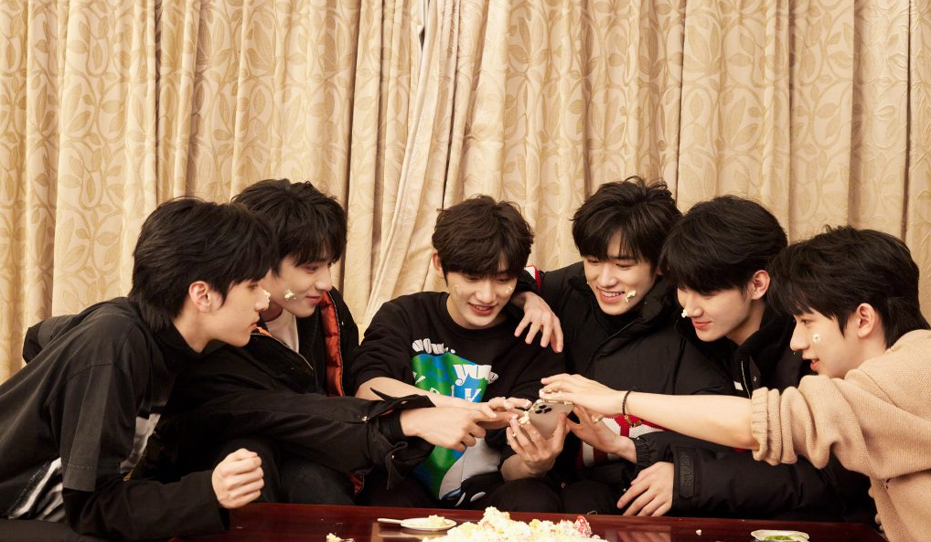 贺峻霖稳进名校姚景元被嘲!对明星高考成绩的高关注,究竟好不好休闲区蓝鸢梦想 - Www.slyday.coM 贺峻霖稳进名校姚景元被嘲!对明星高考成绩的高关注,究竟好不好休闲区蓝鸢梦想 - Www.slyday.coM