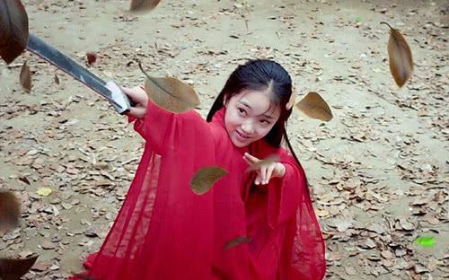 她10岁出演貂蝉,一袭红衣比彭小苒还惊艳,众人在等她长大休闲区蓝鸢梦想 - Www.slyday.coM 她10岁出演貂蝉,一袭红衣比彭小苒还惊艳,众人在等她长大休闲区蓝鸢梦想 - Www.slyday.coM