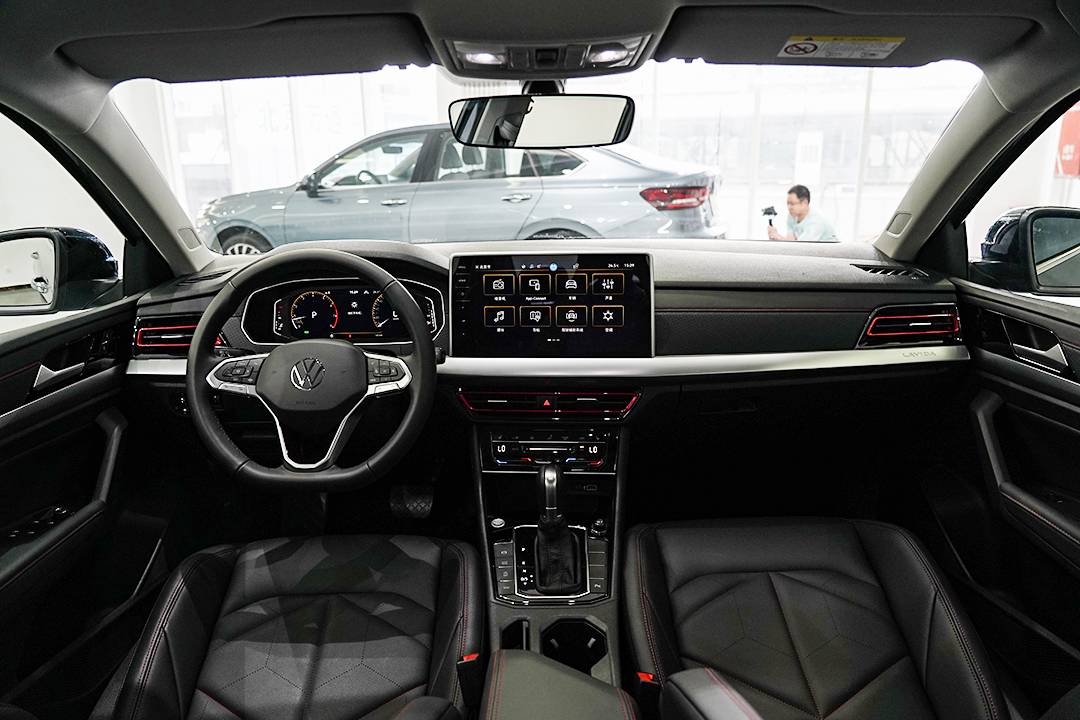 双前脸设计上汽大众新朗逸正式上市售12091509万元