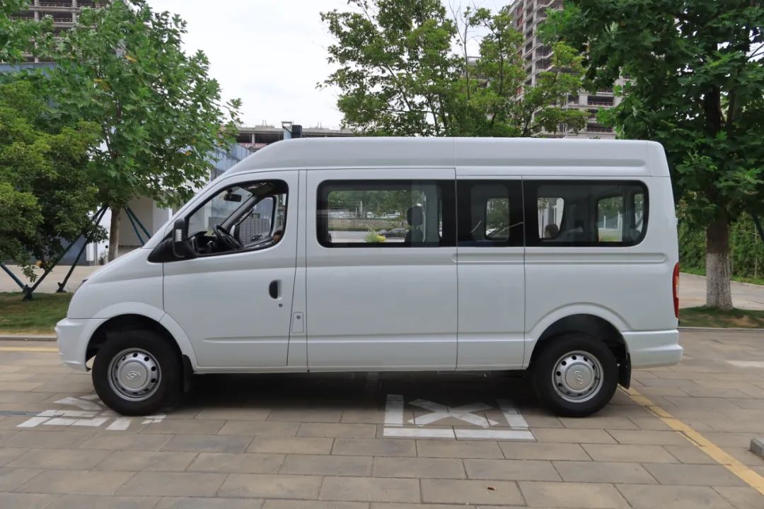 轻客哪家强?上汽大通maxus v80 中轴版了解一下-新浪汽车