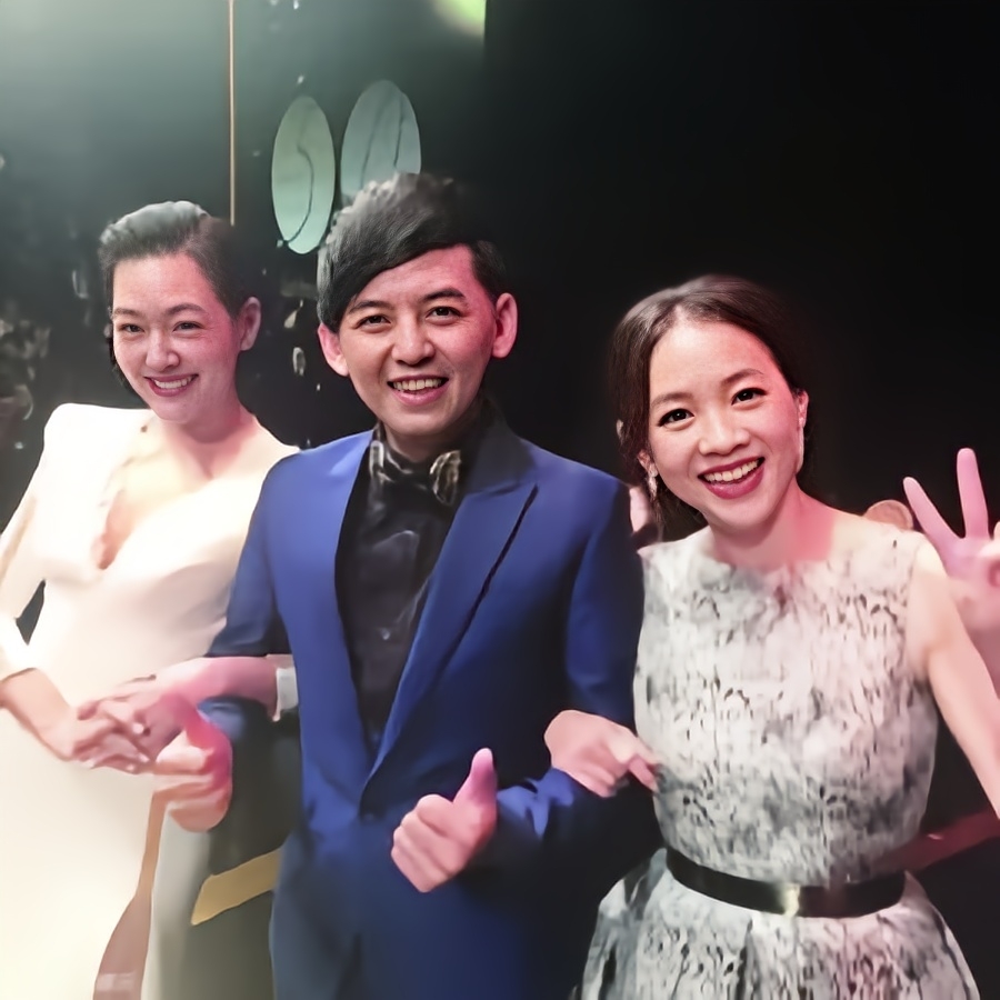 黄子佼给小S女儿补送满月礼,能和前任处成好朋友,小S真牛休闲区蓝鸢梦想 - Www.slyday.coM 黄子佼给小S女儿补送满月礼,能和前任处成好朋友,小S真牛休闲区蓝鸢梦想 - Www.slyday.coM