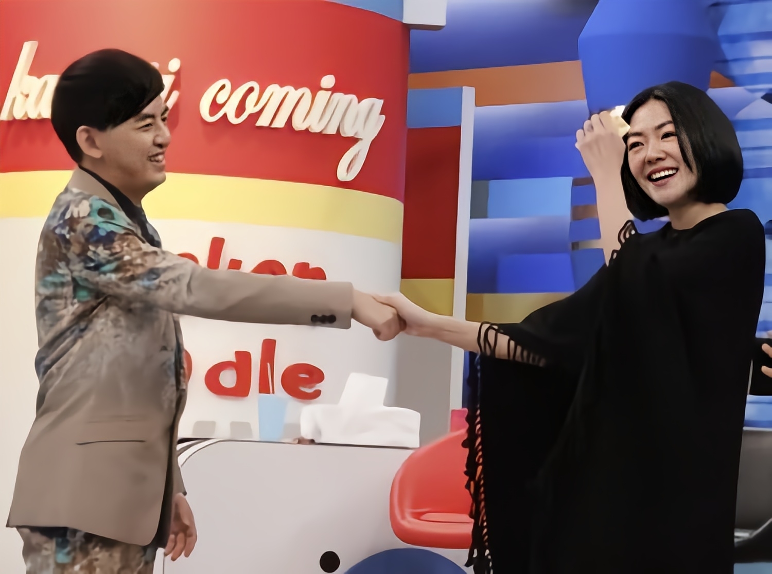 黄子佼给小S女儿补送满月礼,能和前任处成好朋友,小S真牛休闲区蓝鸢梦想 - Www.slyday.coM 黄子佼给小S女儿补送满月礼,能和前任处成好朋友,小S真牛休闲区蓝鸢梦想 - Www.slyday.coM