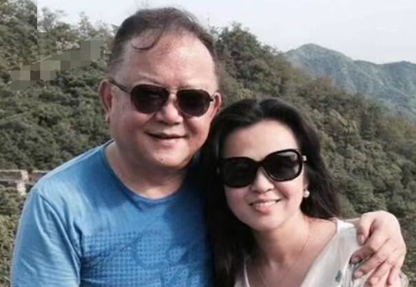 “爷孙恋”的男星有多离谱？有人81岁得女，有人儿子孙子同岁休闲区蓝鸢梦想 - Www.slyday.coM