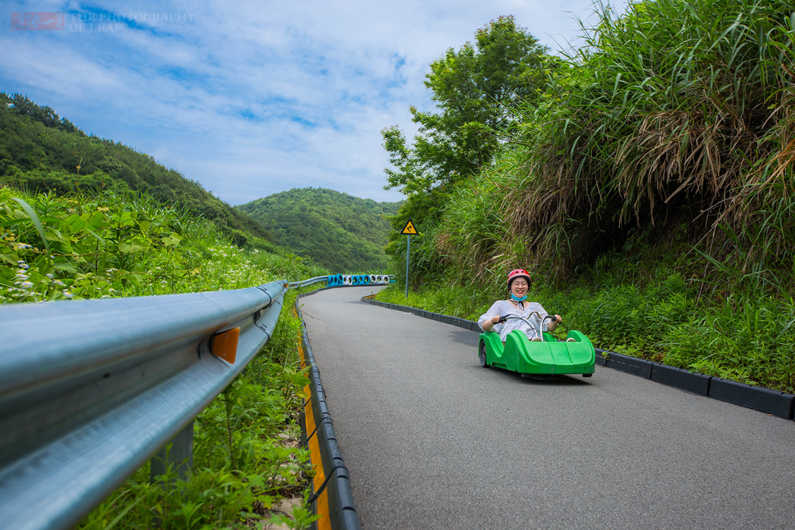 宁波全新炫酷山地滑车,从山顶一口气滑到山脚,惊险刺激第一次见休闲区蓝鸢梦想 - Www.slyday.coM 宁波全新炫酷山地滑车,从山顶一口气滑到山脚,惊险刺激第一次见休闲区蓝鸢梦想 - Www.slyday.coM