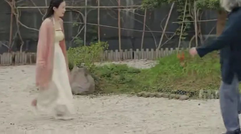 “爷孙恋”的男星有多离谱？有人81岁得女，有人儿子孙子同岁休闲区蓝鸢梦想 - Www.slyday.coM