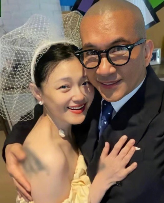 45岁大s即将复工！二婚后大变样，颜值封神穿8千的婚纱照样美翻休闲区蓝鸢梦想 - Www.slyday.coM
