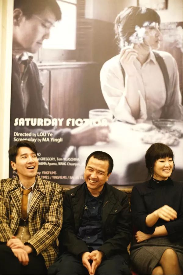 高圆圆获3岁女儿探班!女儿长发披肩,被妈妈称是梳小辫的赵又廷休闲区蓝鸢梦想 - Www.slyday.coM 高圆圆获3岁女儿探班!女儿长发披肩,被妈妈称是梳小辫的赵又廷休闲区蓝鸢梦想 - Www.slyday.coM