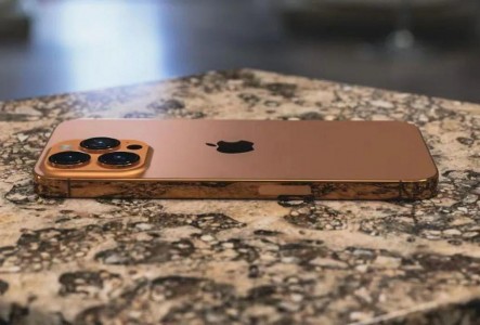 iPhone 14新配色惹争议，电池容量也惨遭吐槽！休闲区蓝鸢梦想 - Www.slyday.coM