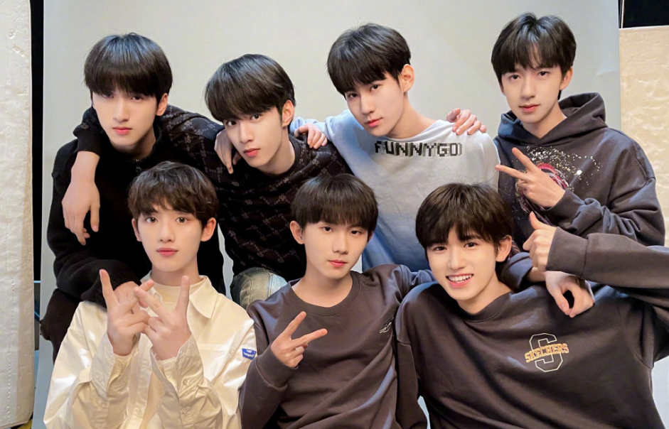 贺峻霖稳进名校姚景元被嘲!对明星高考成绩的高关注,究竟好不好休闲区蓝鸢梦想 - Www.slyday.coM 贺峻霖稳进名校姚景元被嘲!对明星高考成绩的高关注,究竟好不好休闲区蓝鸢梦想 - Www.slyday.coM