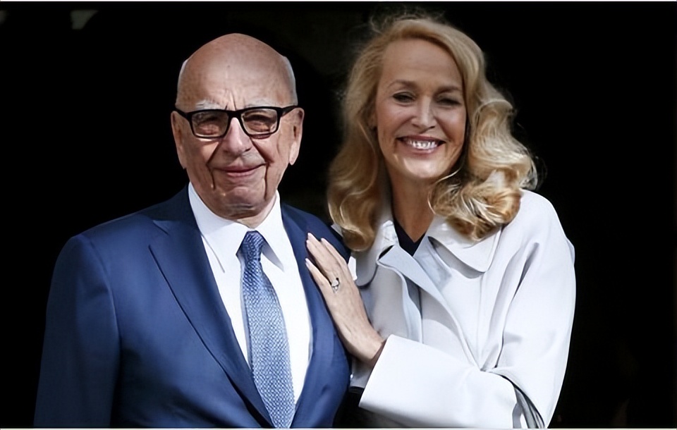 两个嫁给美国富豪的华人姑娘沙纳汉一分钱没得邓文迪获四合院