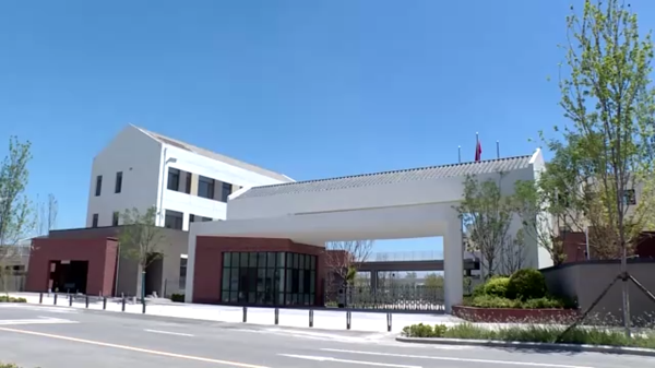 北京支持雄安新区建设小学项目竣工交付 围院布局营造园林式空间|北京