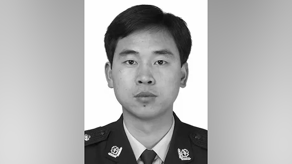 福建龙岩长汀一民警加班工作中发病因公牺牲，年仅45岁休闲区蓝鸢梦想 - Www.slyday.coM