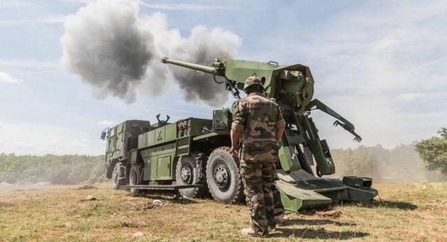 缴获的法国自行火炮“凯撒”已经在俄罗斯，专家正在研究|凯撒|法国|乌克兰_新浪新闻
