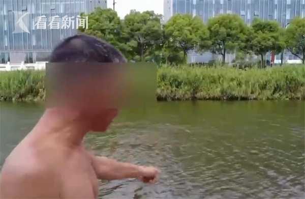 上海一河道成网红“打卡点” 白发老人“野泳队”引市民担忧休闲区蓝鸢梦想 - Www.slyday.coM
