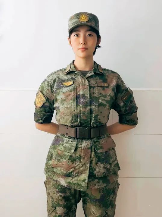 解放军21式夏作训服,帅气亮相(配发方式公布)__财经头条