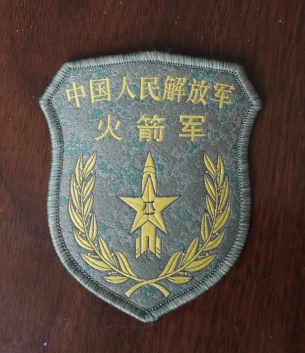 解放军21式夏作训服,帅气亮相(配发方式公布)|解放军|火箭军_新浪新闻