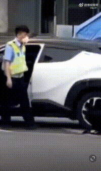 深度荐读：如何和孩子谈论“丹东女子载父看病因黄码被拒袭警被刑拘”？‖ ISSA爸爸：当面对现实中的“两难困境”...休闲区蓝鸢梦想 - Www.slyday.coM