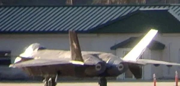 央视披露！美空军扮演歼20“中国机队” ，意欲何为？休闲区蓝鸢梦想 - Www.slyday.coM