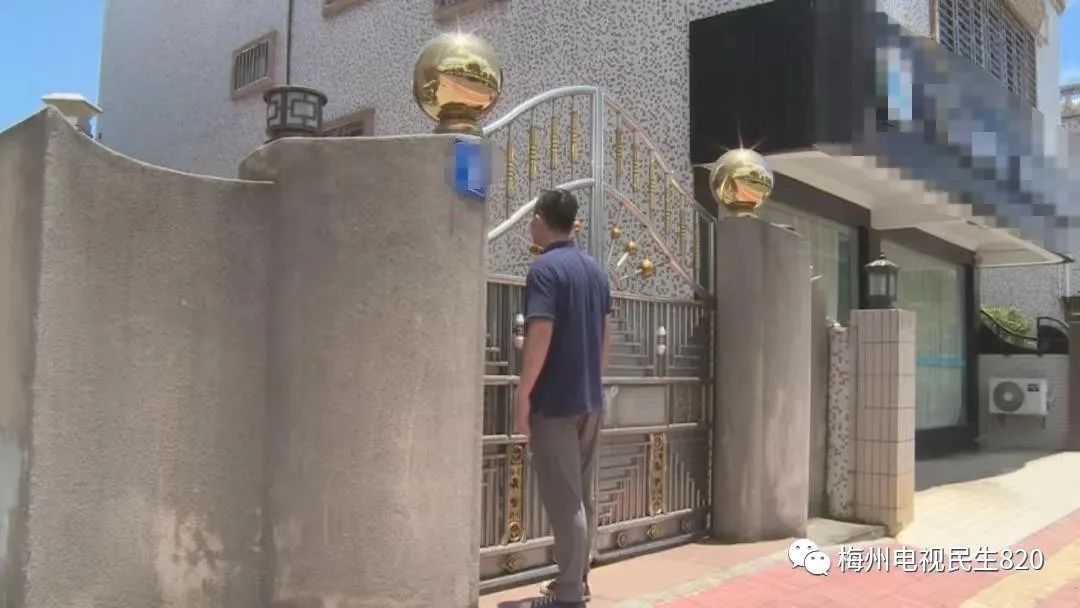 有人在闹市区养蜂？已有店主眼睛被蛰，肿了一张脸休闲区蓝鸢梦想 - Www.slyday.coM