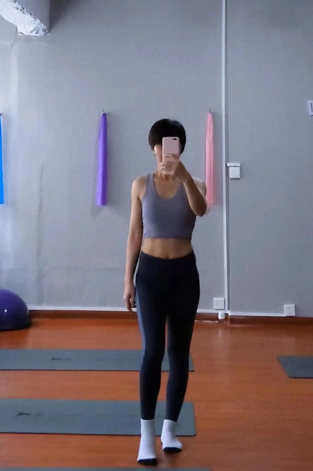 她也迷恋上卡戴珊大翘臀了?官宣分手后是要放弃当超模吗…休闲区蓝鸢梦想 - Www.slyday.coM 她也迷恋上卡戴珊大翘臀了?官宣分手后是要放弃当超模吗…休闲区蓝鸢梦想 - Www.slyday.coM