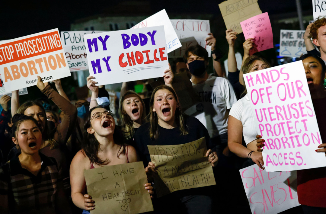 美国堕胎法案就是导火索全美再度爆发骚乱国民警卫队出动