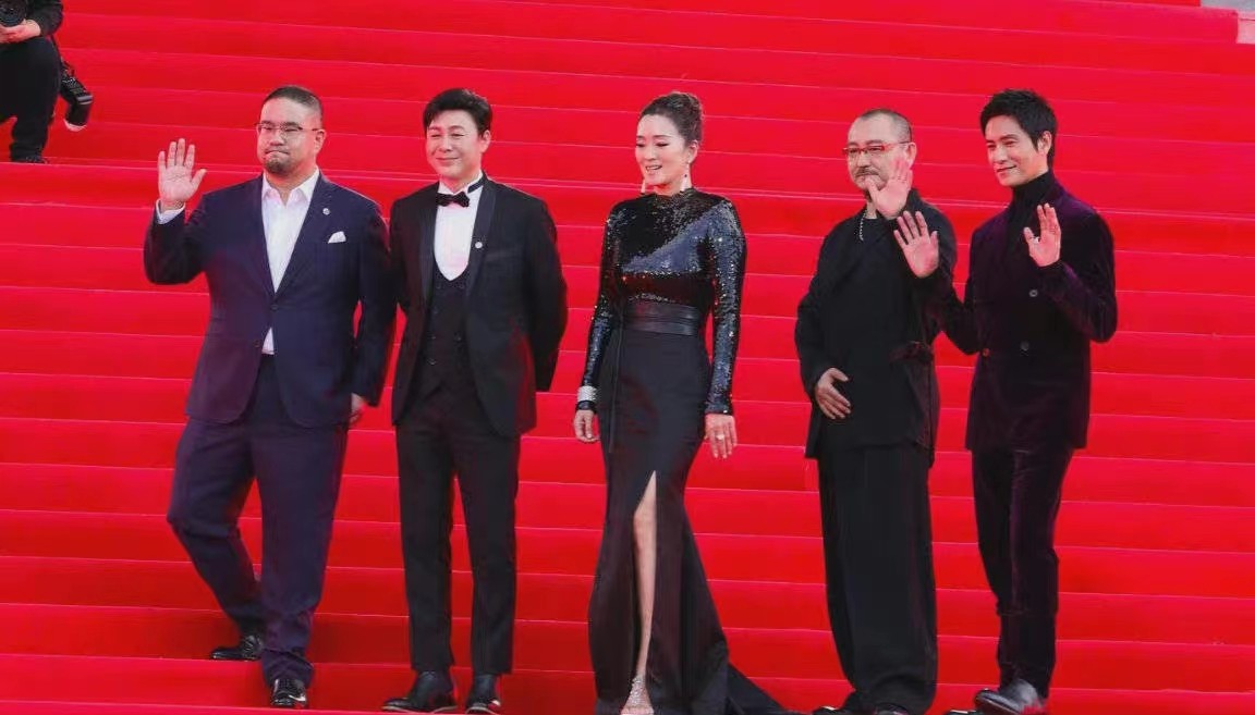 巩俐金像奖官方造型太敷衍!都懒得现拍,居然直接抠走红毯的旧图休闲区蓝鸢梦想 - Www.slyday.coM 巩俐金像奖官方造型太敷衍!都懒得现拍,居然直接抠走红毯的旧图休闲区蓝鸢梦想 - Www.slyday.coM