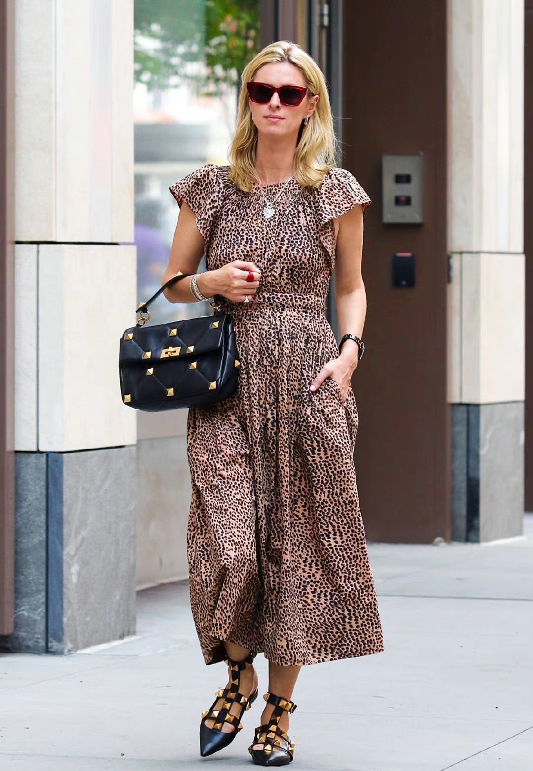 希尔顿二公主穿衣真低调日常私服亲民接地气一点不像顶级富豪