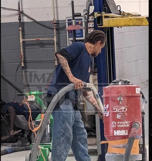 TMZ报道，德隆蒂休闲区蓝鸢梦想 - Www.slyday.coM