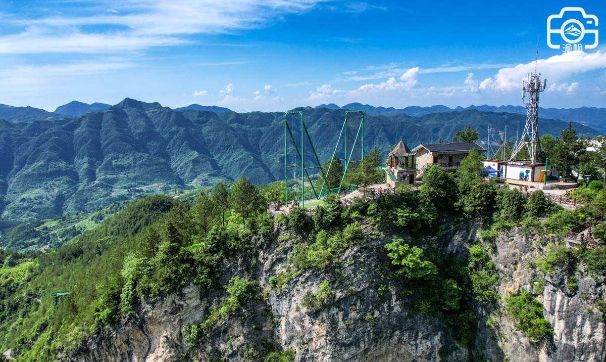 重庆奉节大窝悬崖泳池悬崖木屋悬崖秋千老矿区变网红景点