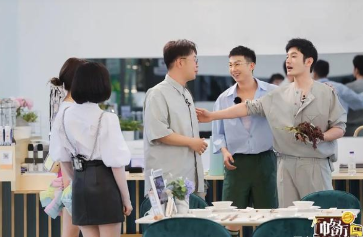 《中餐厅6》阵容曝光,殷桃谭松韵惊喜加盟,打造亲子餐厅看点足休闲区蓝鸢梦想 - Www.slyday.coM 《中餐厅6》阵容曝光,殷桃谭松韵惊喜加盟,打造亲子餐厅看点足休闲区蓝鸢梦想 - Www.slyday.coM