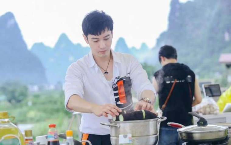 《中餐厅6》阵容曝光,殷桃谭松韵惊喜加盟,打造亲子餐厅看点足休闲区蓝鸢梦想 - Www.slyday.coM 《中餐厅6》阵容曝光,殷桃谭松韵惊喜加盟,打造亲子餐厅看点足休闲区蓝鸢梦想 - Www.slyday.coM