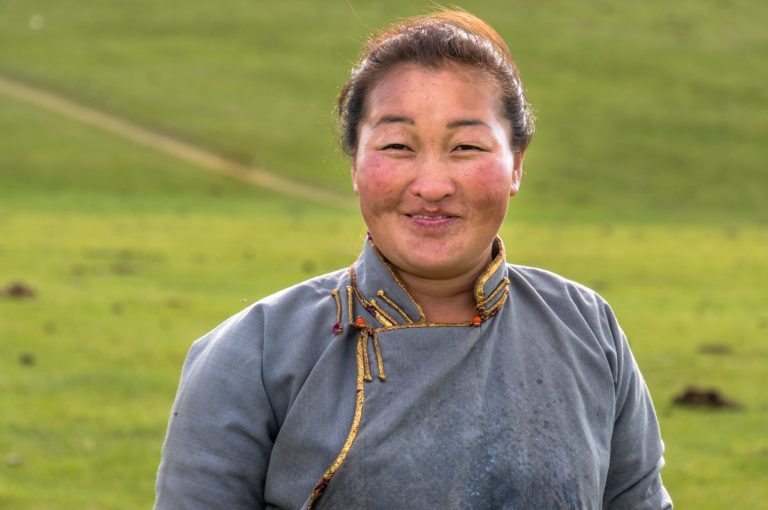 蒙古女人长相图片