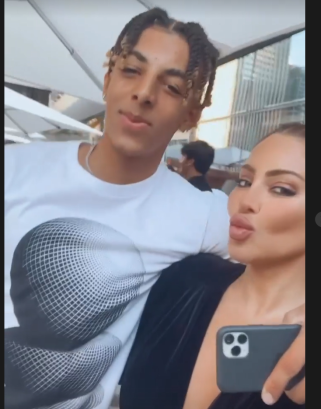 不愧是曾经最美太太！皮蓬前妻祝贺儿子被湖人签下，两人像姐弟休闲区蓝鸢梦想 - Www.slyday.coM