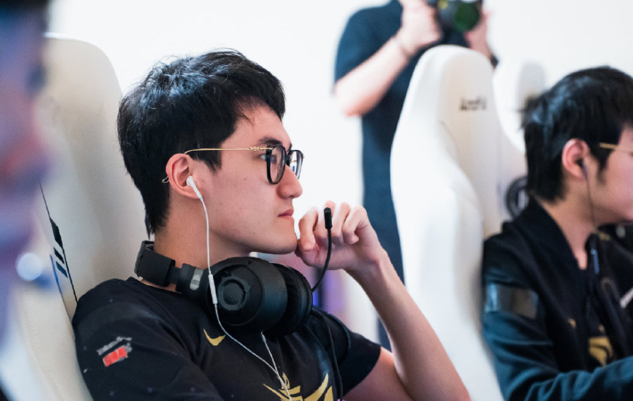 小虎战DreamMaker,呼吸哥迎来强敌!RNG冲击三连胜休闲区蓝鸢梦想 - Www.slyday.coM 小虎战DreamMaker,呼吸哥迎来强敌!RNG冲击三连胜休闲区蓝鸢梦想 - Www.slyday.coM