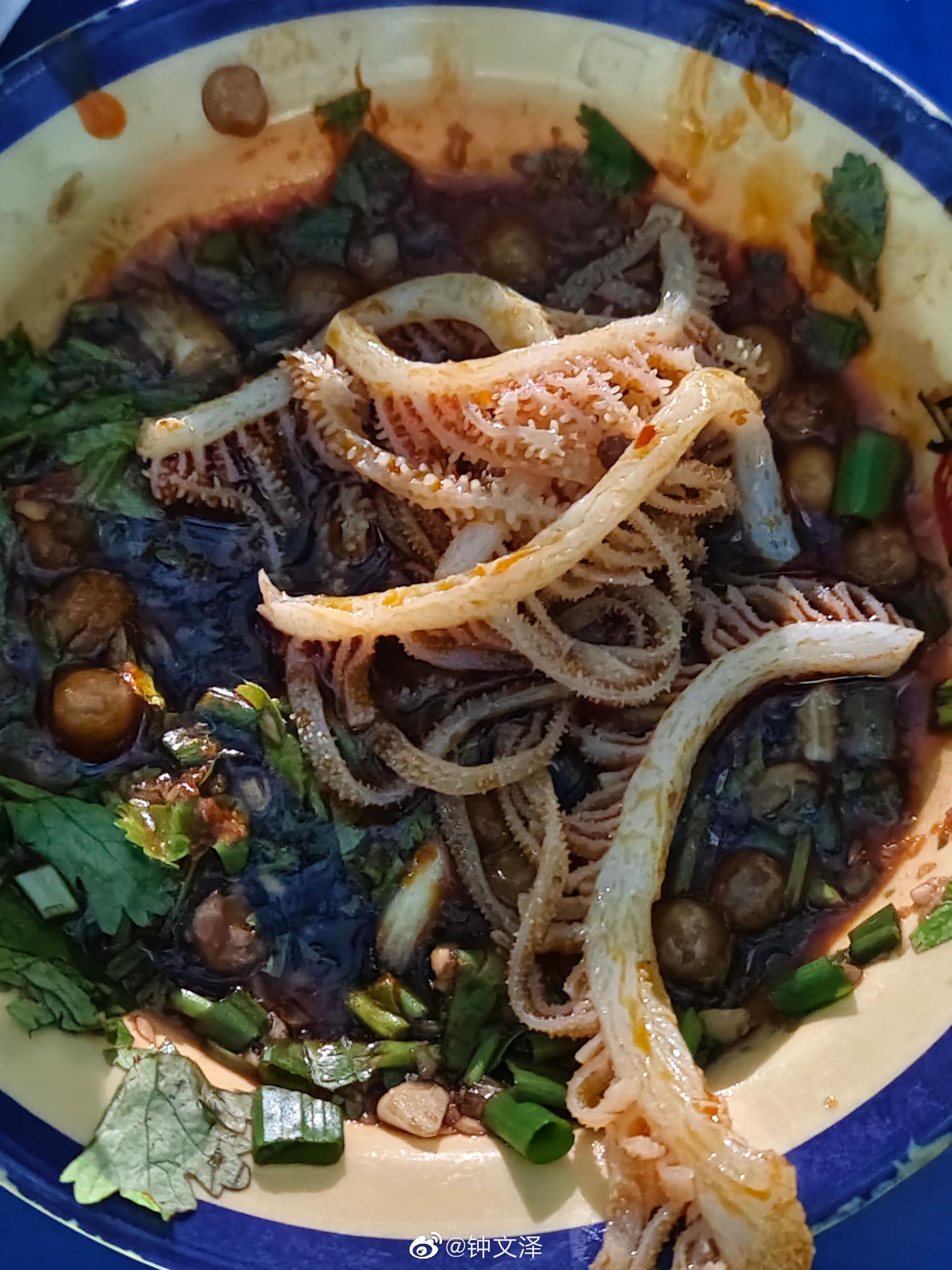 今天北京 39 度，想着去吃点辣的开开胃，吹吹空调也不怕热……休闲区蓝鸢梦想 - Www.slyday.coM