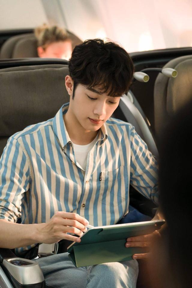 赖冠霖：爱情应该有的样子，为彼此奔赴的细节很暖休闲区蓝鸢梦想 - Www.slyday.coM