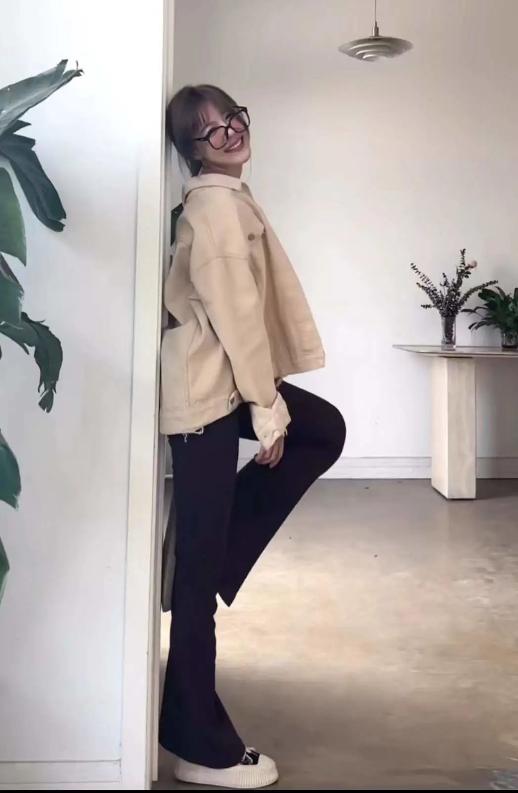 还记得爱情公寓的美嘉吗现在专心做直播带货了