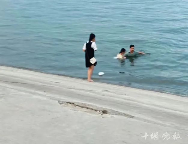 少女落水，这位十堰大哥冲了上去！他的真实身份是……休闲区蓝鸢梦想 - Www.slyday.coM