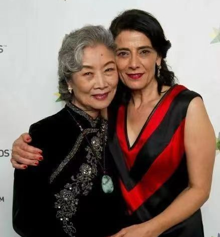 同是50+女星走红毯,内地女星和港台女星的造型,差距真是太远了休闲区蓝鸢梦想 - Www.slyday.coM 同是50+女星走红毯,内地女星和港台女星的造型,差距真是太远了休闲区蓝鸢梦想 - Www.slyday.coM