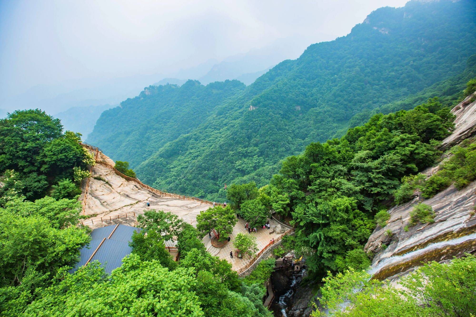 保定阜平天生桥瀑布群风景壮美这里是太行深处的香格里拉