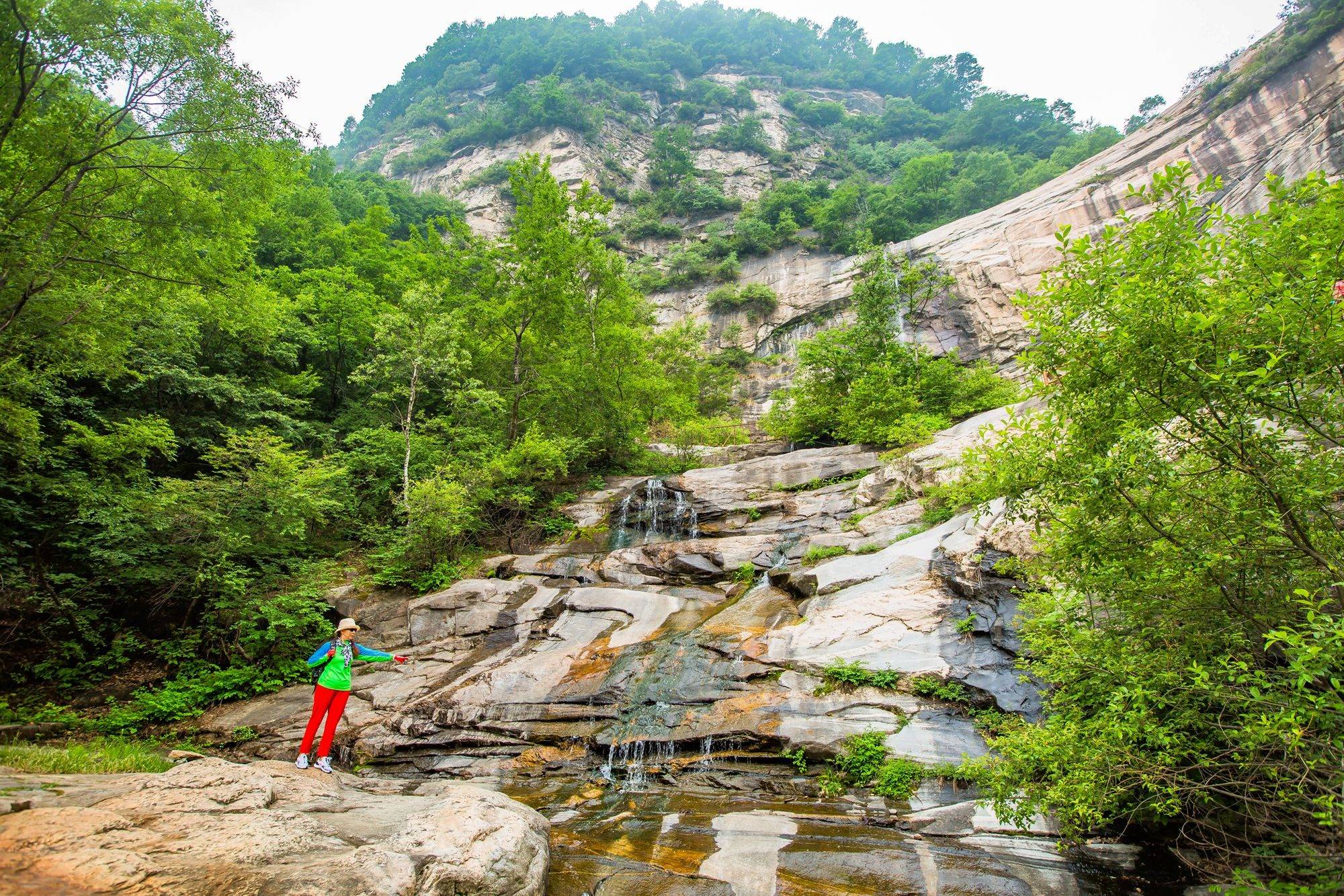 保定阜平天生桥瀑布群风景壮美这里是太行深处的香格里拉