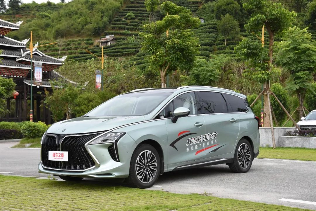 试驾风行游艇国产mpv最懂中国家庭