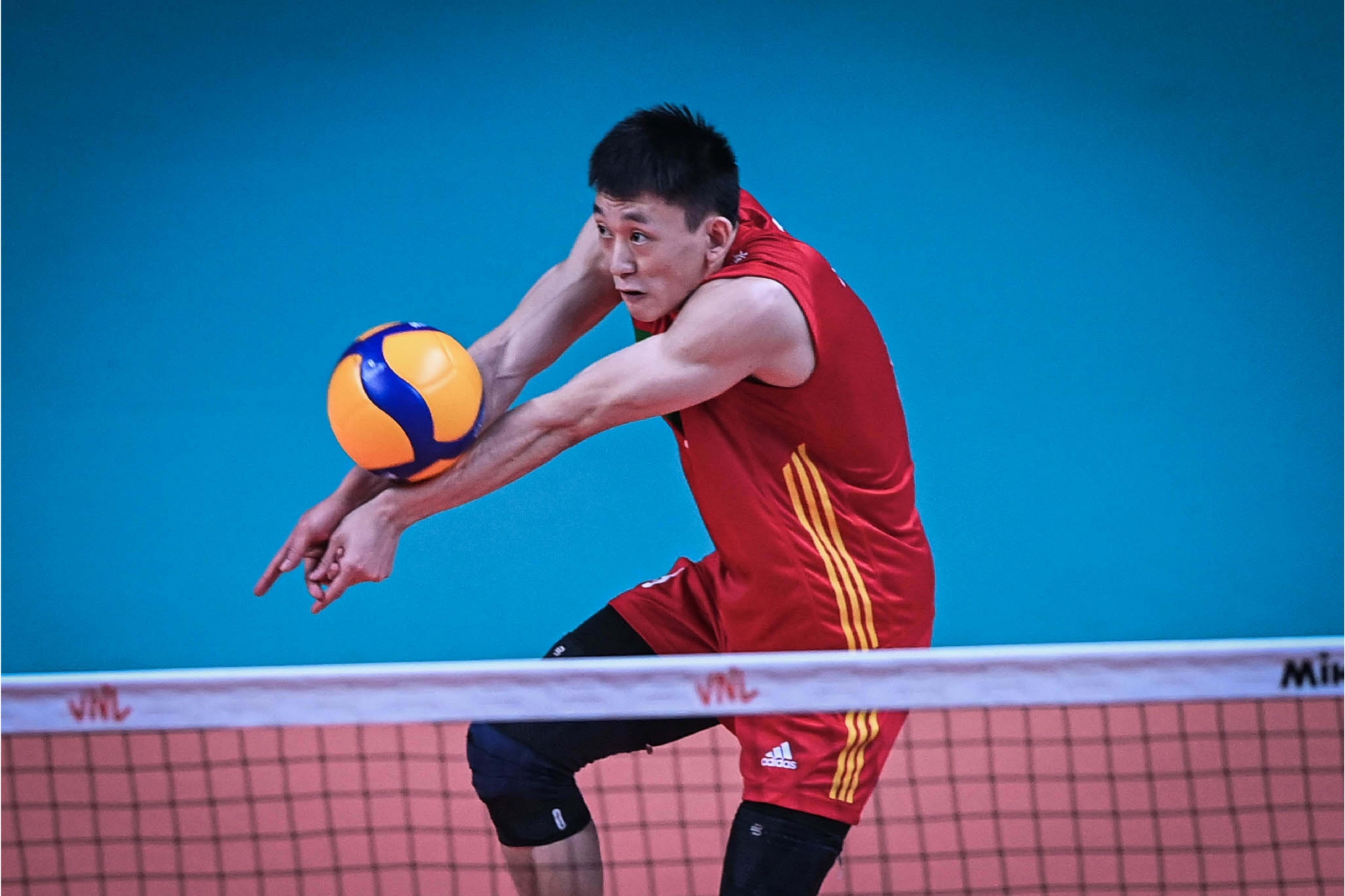 世界男排联赛中国03意大利浙江男排三叉戟撑起了进攻端