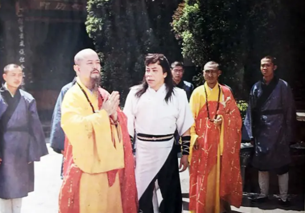 34年前,梁小龙演的奇幻武侠片,毁于五毛特效,却被央视反复重播休闲区蓝鸢梦想 - Www.slyday.coM 34年前,梁小龙演的奇幻武侠片,毁于五毛特效,却被央视反复重播休闲区蓝鸢梦想 - Www.slyday.coM