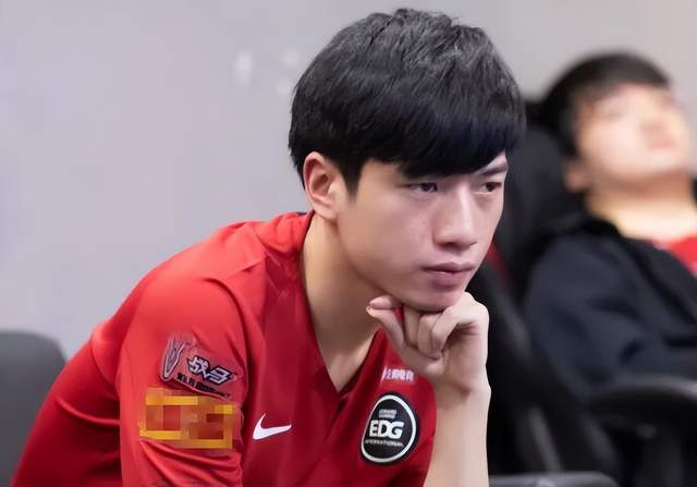 Uzi直播时说错话,歧视所有台湾教练,xinyi直接说他们是垃圾休闲区蓝鸢梦想 - Www.slyday.coM Uzi直播时说错话,歧视所有台湾教练,xinyi直接说他们是垃圾休闲区蓝鸢梦想 - Www.slyday.coM